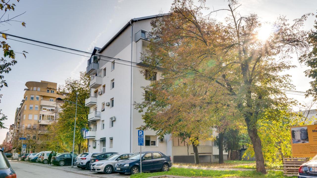 Spa Apartment Yang - Hot Tub, Sauna, Spa Нови-Сад Экстерьер фото