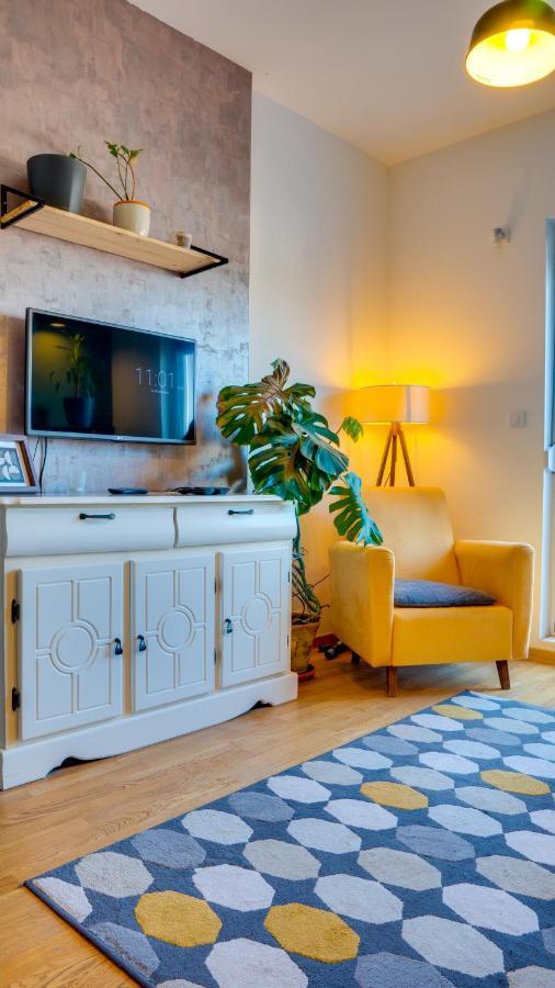 Spa Apartment Yang - Hot Tub, Sauna, Spa Нови-Сад Экстерьер фото