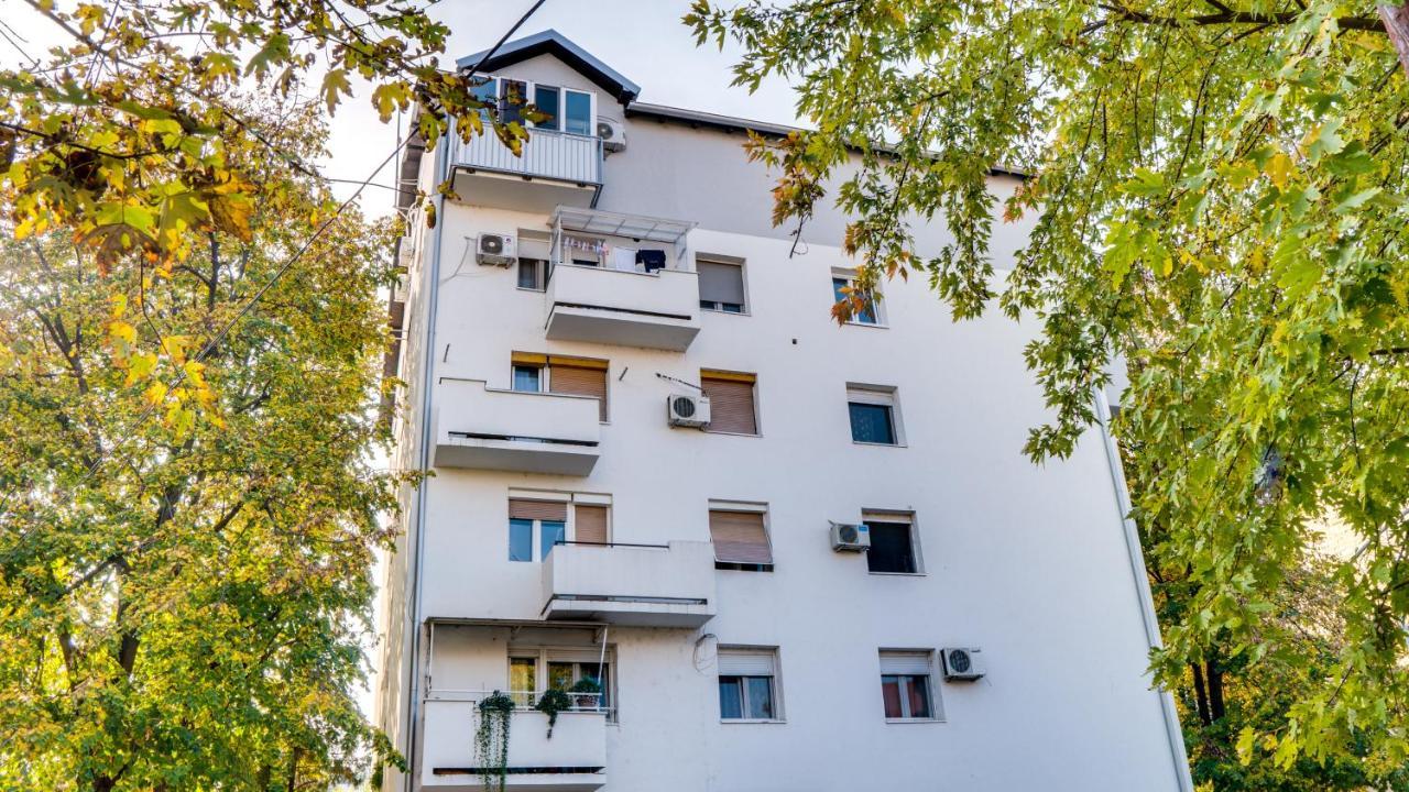 Spa Apartment Yang - Hot Tub, Sauna, Spa Нови-Сад Экстерьер фото